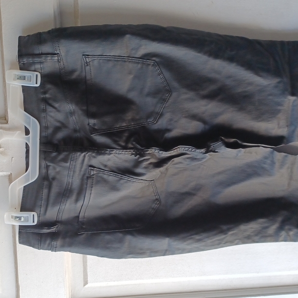 Fashion Nova Zipper Bkack Pants. Size 1X - Picture 6 of 7